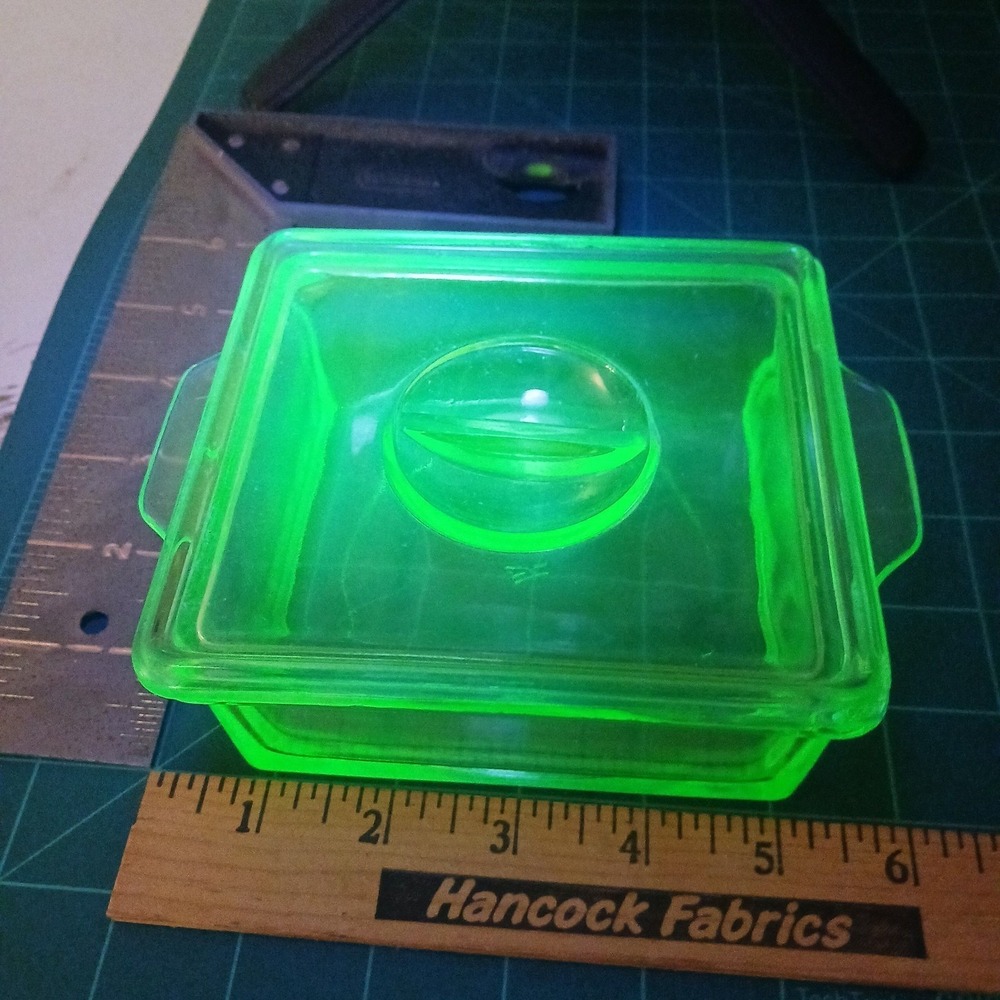 Hazel Atlas Uranium glass Square lidded Refrigerator Dish 6"x6"